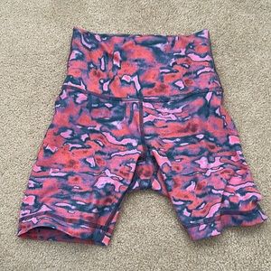 Lululemon wundertrain bike shorts